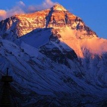 Guia encontrado vivo após seis dias desaparecido expõe os perigos extremos enfrentados por quem desafia o Monte Everest - Portal Giro 10