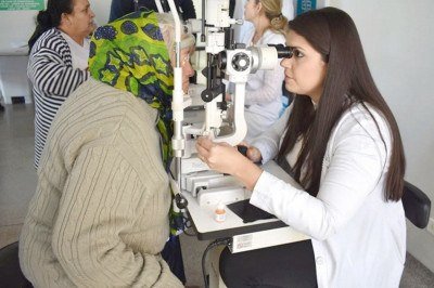 Sinais iniciais de problemas na visão costumam ser sutis e facilmente ignorados, alerta a oftalmologista Polliana Alvarenga -  (crédito: Arquivo Pessoal)