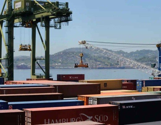 A medida também vale para novas ações unilaterais comerciais que possam gerar instabilidade no mercado interno, para empresas exportadoras e para a agroindústria -  (crédito: Tânia Rêgo/Agência Brasil)