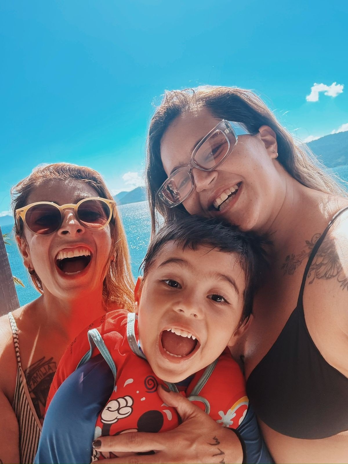 Fernanda e Patr&iacute;cia, m&atilde;es do Martin, que est&aacute; prestes a completar quatro anos