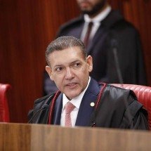 Kassio manda tirar do ar pesquisa que mostrou recuo de Flávio Bolsonaro - Alejandro Zambrana/Secom/TSE