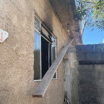 Homem morre carbonizado em incêndio dentro de casa no interior de Minas - CBMMG