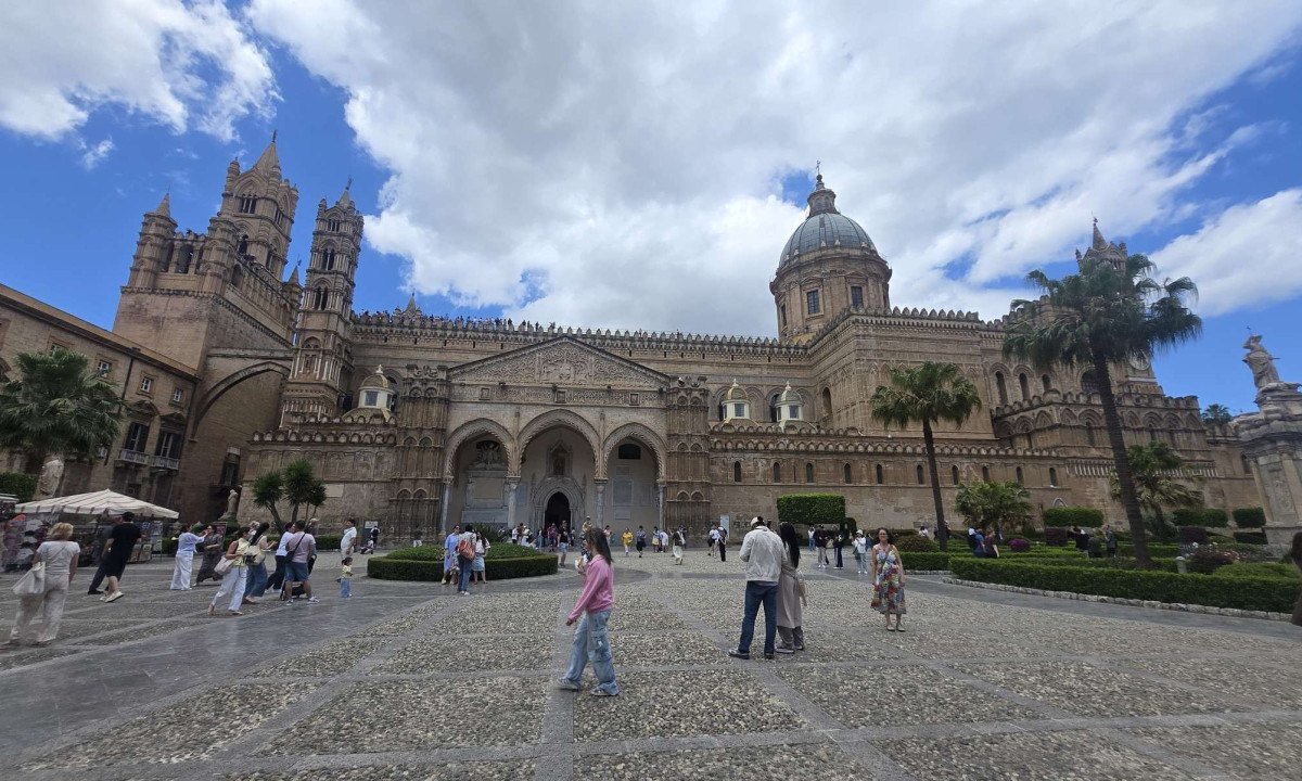 Catedral de Palermo, constru&iacute;da originalmente em 1185, faz parte do circuito do Patrim&ocirc;nio Mundial da UNESCO