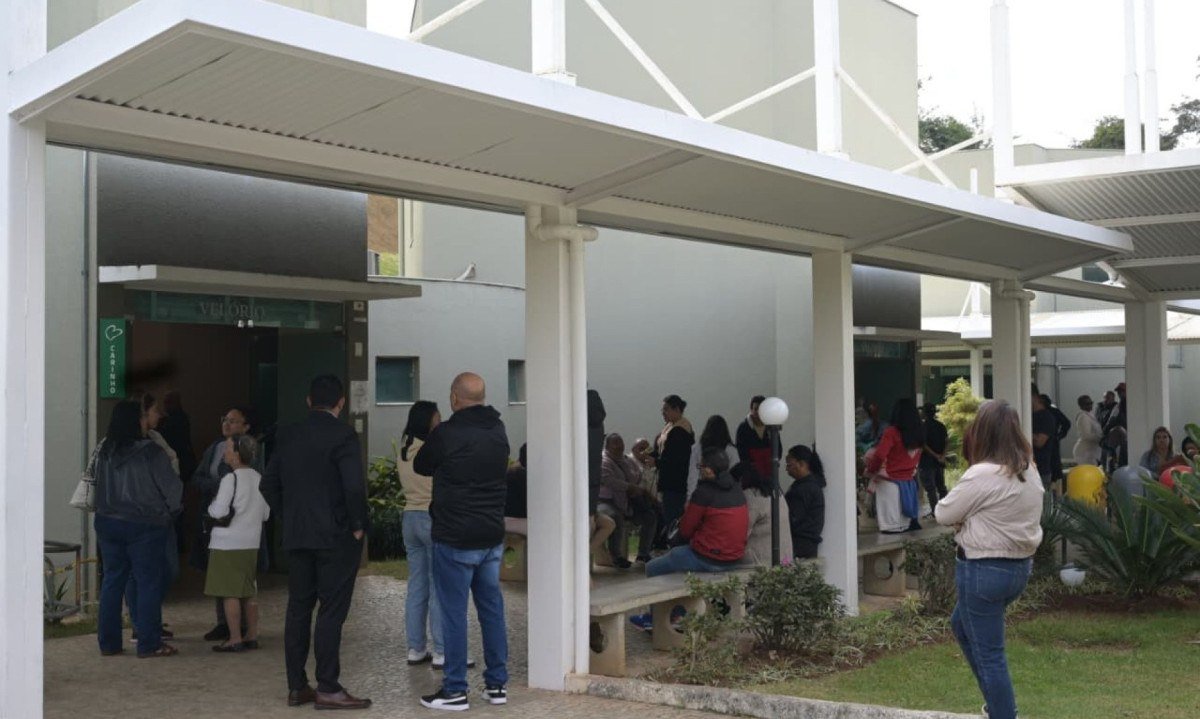 Brenda Larissa Maia &eacute; sepultada nesta ter&ccedil;a-feira (9/6) no Cemit&eacute;rio Belo Vale, em Santa luzia (MG), na Grande BH