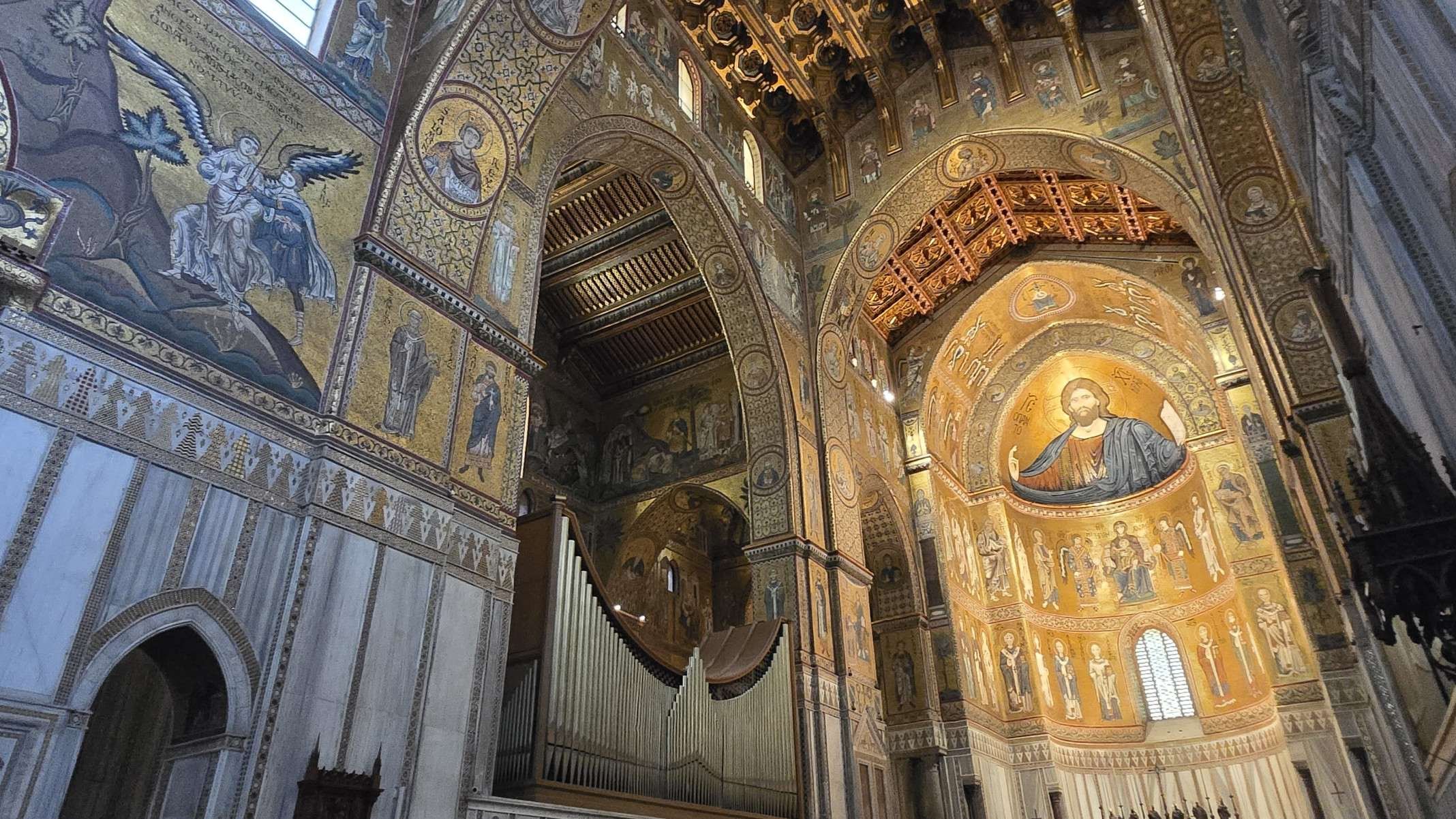 Os mosaicos da Catedral de Monreale, na Sicília (Itália), formam a maior e mais importante decoração em mosaico bizantino do país-Carlos Altman/EM