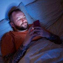 Quase 80% dos brasileiros dormem menos de 7h, mostra estudo - DINO
