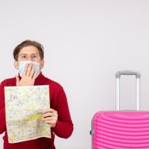 Vai viajar nas férias de julho? Veja o que revisar no cartão de vacinação - mdjaff/Magnific