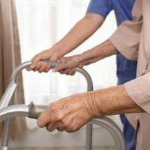 Pesquisa aponta que jejum intermitente após os 60 exige cautela devido ao risco de sarcopenia e fragilidade - Portal Giro 10