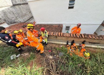 Vítima foi resgatada pelo Corpo de Bombeiros -  (crédito: CBMMG)