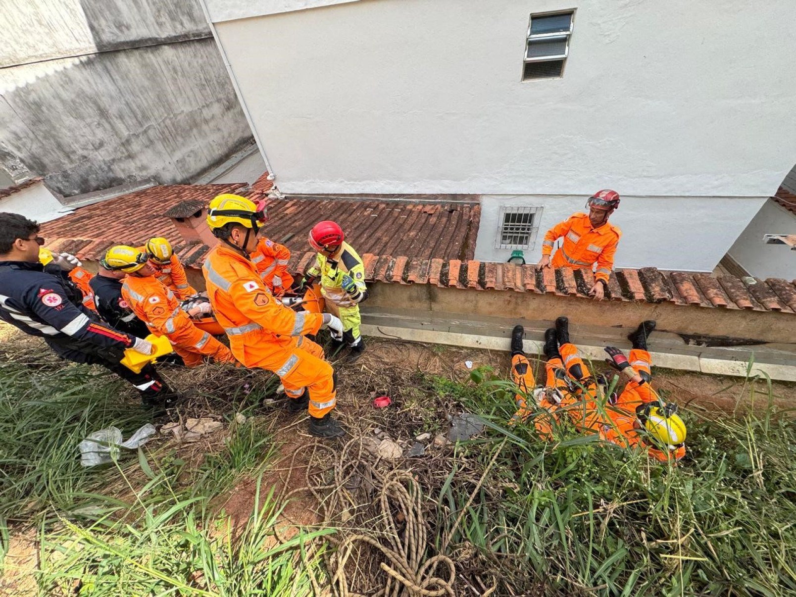 Trabalhador é soterrado durante obra em Juiz de Fora