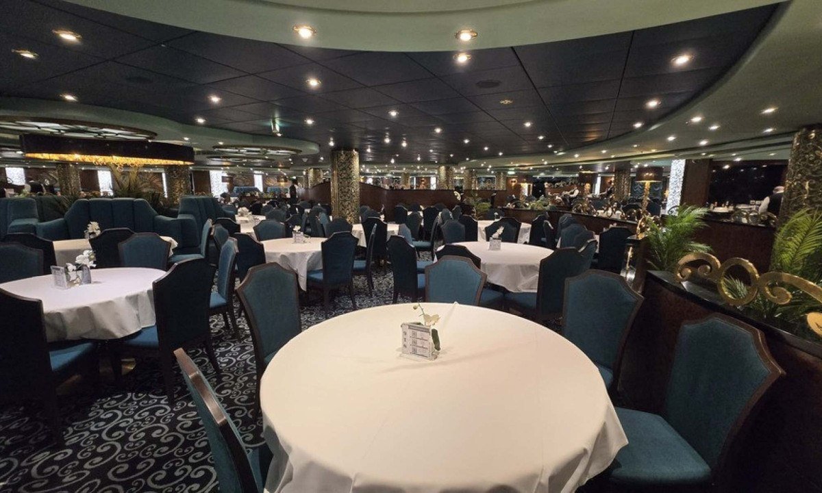 O Villa Verde &eacute; o principal restaurante &agrave; la carte localizado na popa do navio