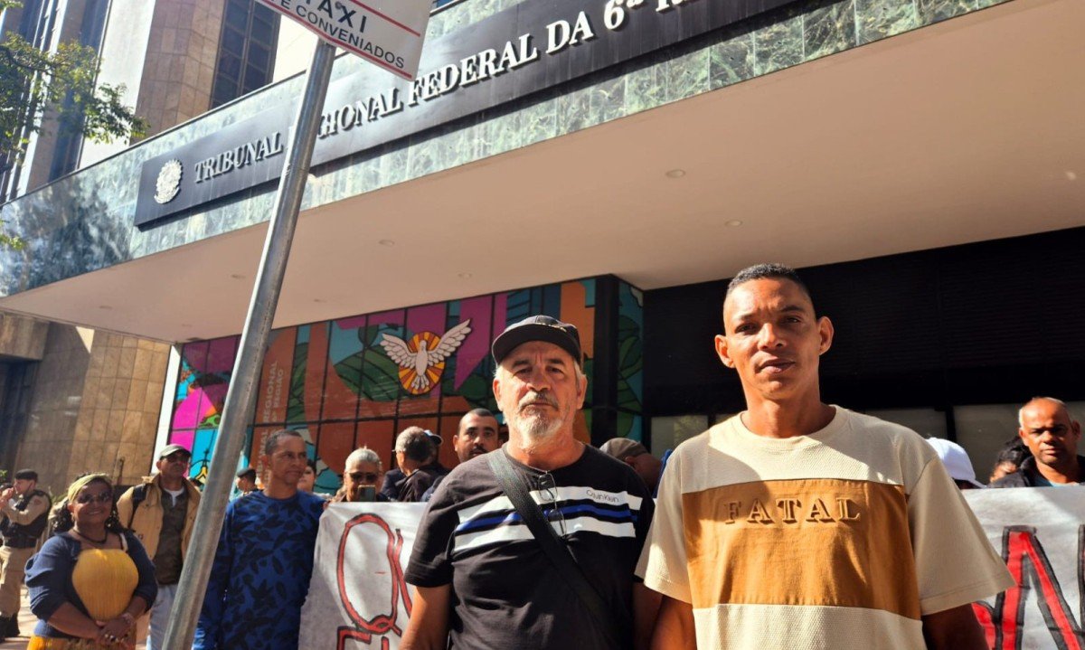 Manifestantes Litunoi Gomes de Ara&uacute;jos e Weberty Machado 