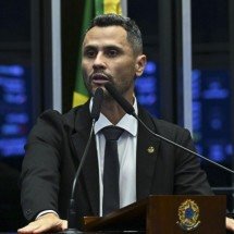 Cleitinho sinaliza que disputará o governo de MG e Republicanos já monta chapa - Foto: Jefferson Rudy/Agência Senado