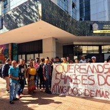Atingidos pela tragédia de Mariana cobram parcelas e auxílio em protesto - Jair Amaral/EM/DA.Press