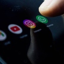 Acumular mensagens não lidas nem sempre é desorganização; veja o que a psicologia diz sobre esse hábito - Portal Giro 10
