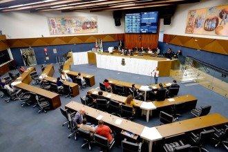 Câmara aprova uso de IA em serviços públicos em BH