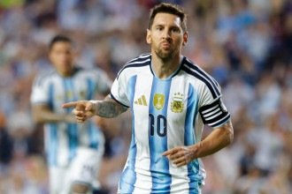 Em último amistoso antes da Copa, Argentina vence a Islândia com gol de Messi