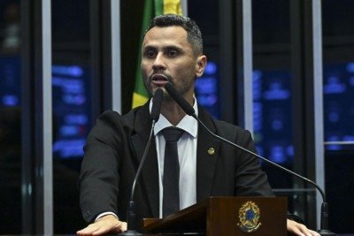 Cleitinho sinaliza que disputará o governo de MG e Republicanos já monta chapa -  (crédito: Foto: Jefferson Rudy/Agência Senado)