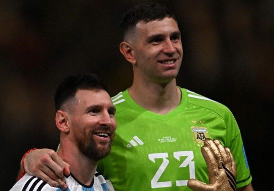 Herói da Argentina na Copa de 2022 revela segredo da final: ‘Treinei com meu psicólogo’