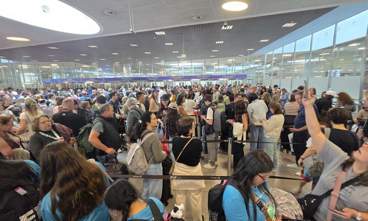 Em alguns aeroportos, como o de Lisboa, a fila para passar pela imigra&ccedil;&atilde;o pode demorar at&eacute; 4 horas