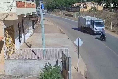 Imagens de câmeras de segurança registraram o momento da colisão -  (crédito: Reprodução/Câmeras de segurança)