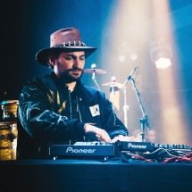 Show do DJ Fábio Lopes encerra a Festa do Peão de Americana - DINO