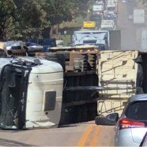 BR-040 tem trânsito liberado depois de tombamento de carreta em Nova Lima - Reprodução/Redes Sociais