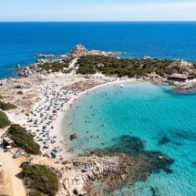 Praia paradisíaca proíbe guarda-sóis para pessoas entre 10 e 65 anos - TripAdvisor