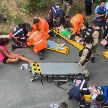 Crianças feridas em colisão de van escolar são levadas para pronto-socorro - Arquivo pessoal