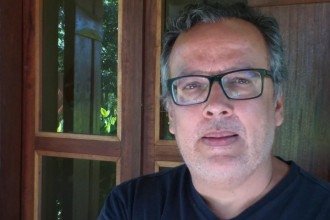 As sutis dinamites de Fabrício Marques em 'Fora do alcance da memória'