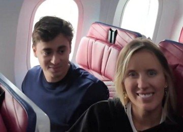 Nikolas e esposa a caminho dos Estados Unidos -  (crédito: X/Reprodução)