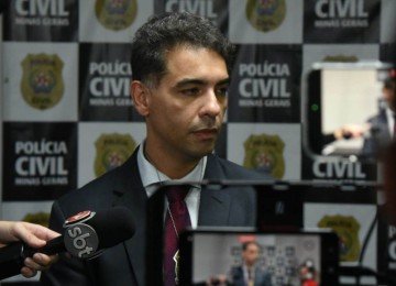 Na imagem, o delegado e responsável pelo caso, Rodolfo Rabelo. Ele pontou que as investigações da PCMG mostraram que o líder usava das fragilidades das vitimas para abusa-las  -  (crédito: Gladyston Rodrigues/EM/D.A. Press)