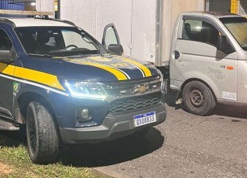 PRF identificou alteração da placa e uma pintura recente no veículo furtado -  (crédito: Reprodução/PRF)