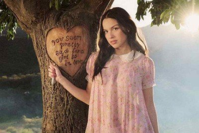 Em entrevistas, Olivia Rodrigo disse ter escrito "You seem pretty sad for a girl so in love" inspirada no romance "Paix&atilde;o simples", da escritora francesa Annie Ernaux e na rela&ccedil;&atilde;o entre Miranda e Steve, da s&eacute;rie "Sex and the city". -  (crédito: Divulga&ccedil;&atilde;o)