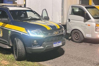 PRF identificou alteração da placa e uma pintura recente no veículo furtado -  (crédito: Reprodução/PRF)