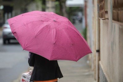 A chuva constante no mês de junho tem surpreendido especialistas -  (crédito: Leandro Couri/EM/D.A.Press)