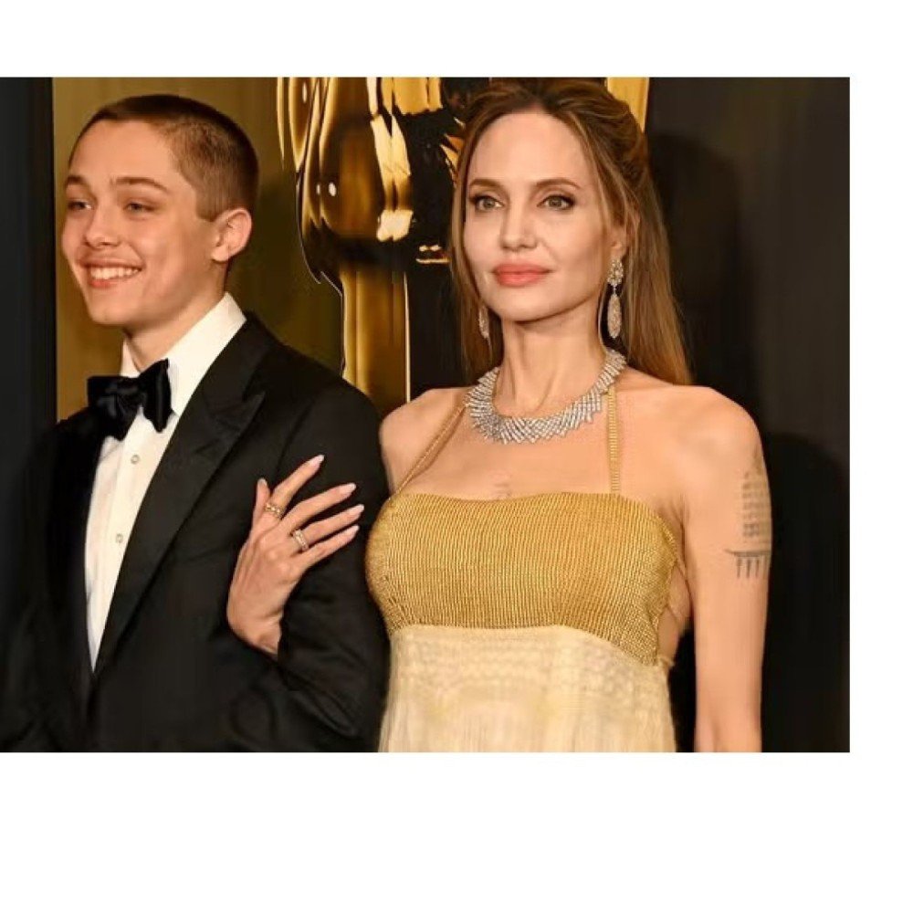 Filho de Angelina Jolie e Brad Pitt retira o sobrenome do pai de diploma
