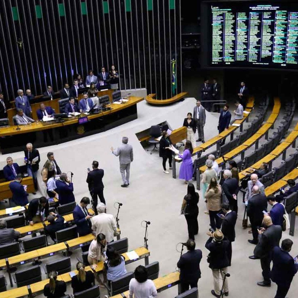 Câmara acelera projeto que criminaliza a misoginia apesar de resistências
