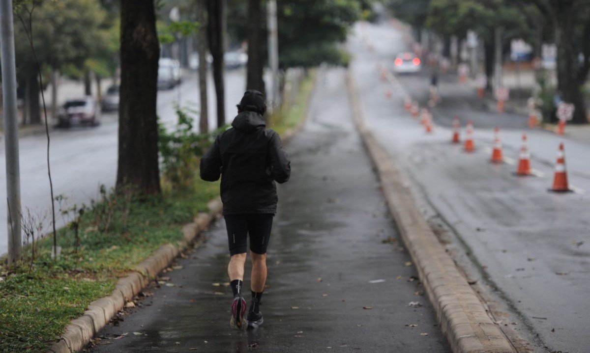 &Aacute;lvaro Dami&atilde;o anunciou nesse s&aacute;bado (13/6) que vai desinstalar o trecho da ciclovia j&aacute; implantado na Avenida Afonso Pena