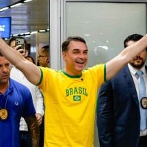 Tempo da bola não é da política e nem dos políticos -  SERGIO LIMA/AFP