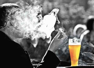 Fumar e beber aumentam a frequência cardíaca em repouso, fator de risco para a mortalidade -  (crédito: Pixabay/reprodução)