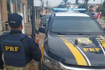 PRF resgata empresário sequestrado no Vale do Jequitinhonha -  (crédito: Reprodução/PRF)