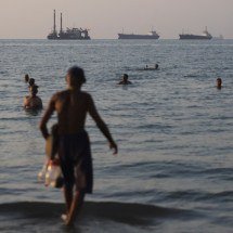 Hormuz é rota essencial para petróleo, fertilizantes e plásticos -  AFP