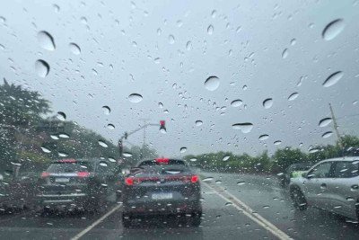 De acordo com o Inmet, as tempestades podem registrar volumes de chuva entre 20 e 30 milímetros por hora -  (crédito: Edésio Ferreira/EM/D.A.Press)