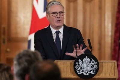 O primeiro-ministro britânico, Keir Starmer, participa de uma coletiva de imprensa em Downing Street, no centro de Londres, em 15 de junho de 2026, para anunciar medidas governamentais para proteger crianças online.  -  (crédito: CARLOS JASSO/POOL/AFP)