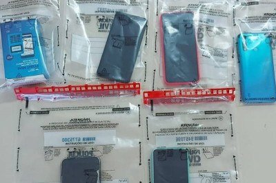 Aparelhos celulares, documentos, dinheiro em espécie, máquina de cartão e outros materiais foram apreendidos -  (crédito: PCMG/Divulgação)