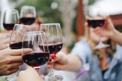 Entre os compostos benéficos, destaca-se o resveratrol, encontrado principalmente na casca das uvas tintas -  (crédito: Kelsey Knight/Unsplash)