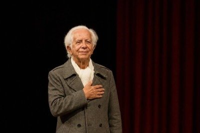 Raimundo Farinelli integrou o elenco de 'Vestido de noiva', peça que marcou a estreia do Teatro Marília, em 1964 -  (crédito: Redes sociais/Reprodução)