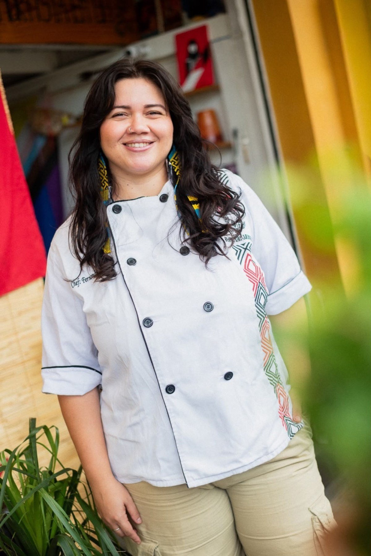 Fernanda Souza, do restaurante Flor de Jambu, construiu um modelo a partir de viv&ecirc;ncias pessoais e dos limites impostos por jornadas r&iacute;gidas   
