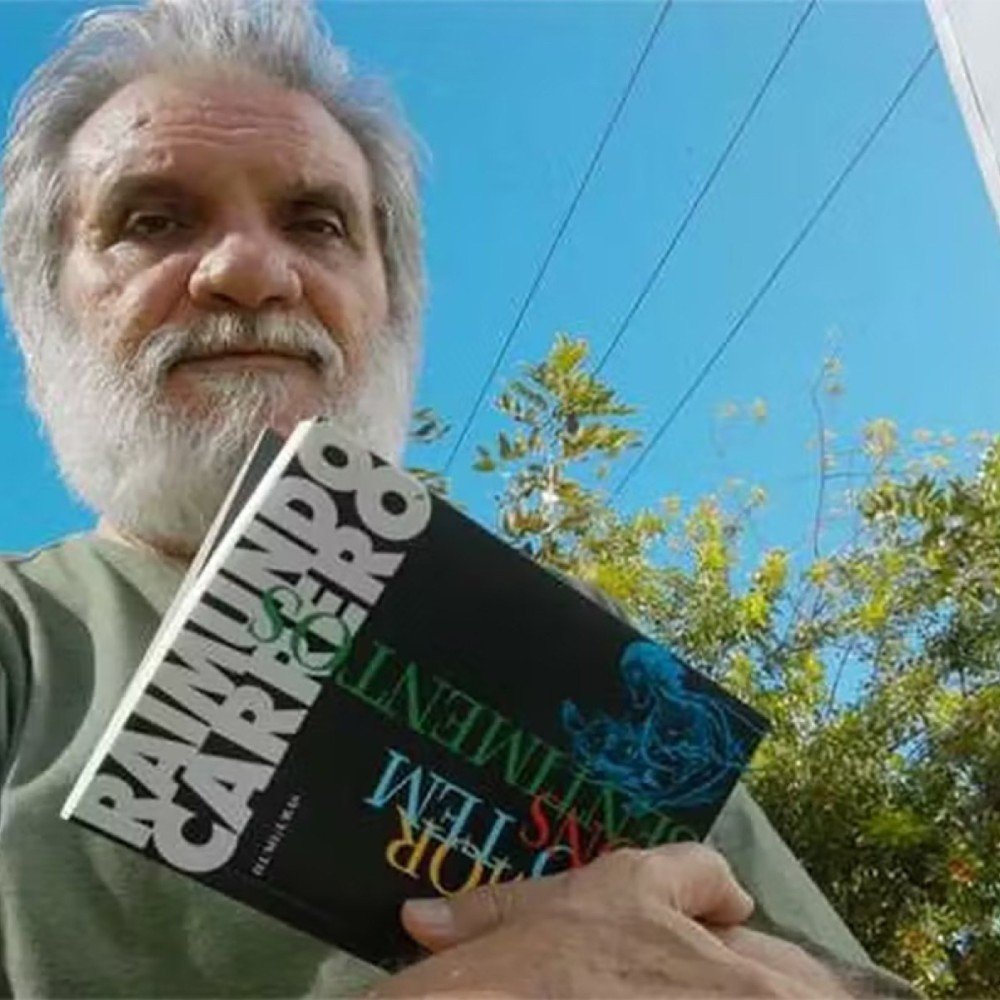 Escritores homenageiam Raimundo Carrero em depoimentos